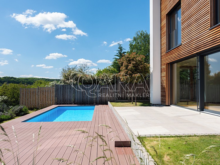 Prodej rodinného domu 270 m², pozemek 1 055 m² - foto 7