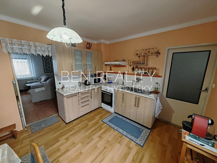 Prodej rodinného domu 82 m², pozemek 301 m² - foto 3
