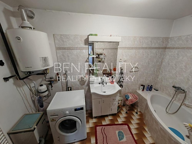 Prodej rodinného domu 82 m², pozemek 301 m² - foto 8
