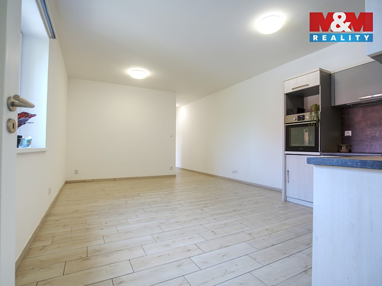 Prodej rodinného domu 142 m², pozemek 330 m² - foto 8