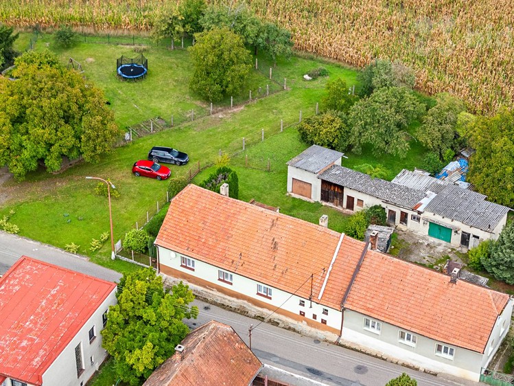 Prodej rodinného domu 128 m², pozemek 870 m² - foto 4