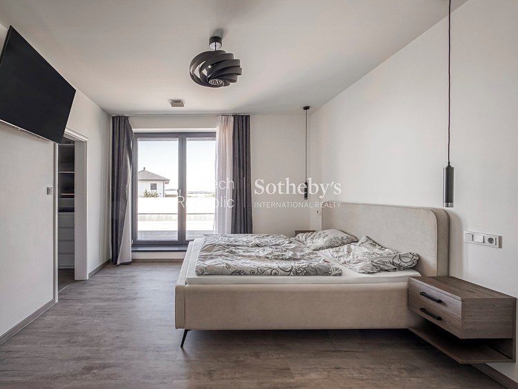 Prodej rodinného domu 350 m², pozemek 1 000 m² - foto 7