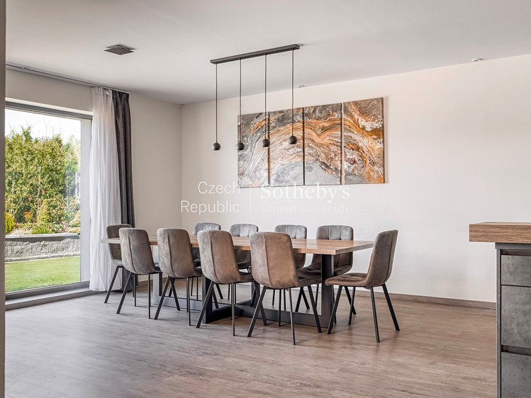 Prodej rodinného domu 350 m², pozemek 1 000 m² - foto 5