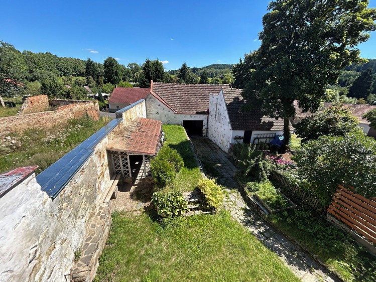 Prodej rodinného domu 310 m², pozemek 377 m² - foto 3