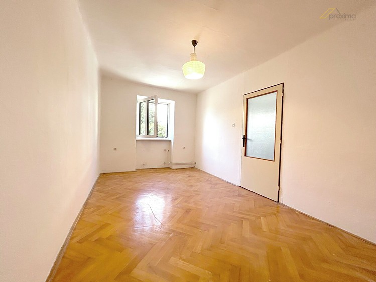 Prodej rodinného domu 310 m², pozemek 377 m² - foto 7