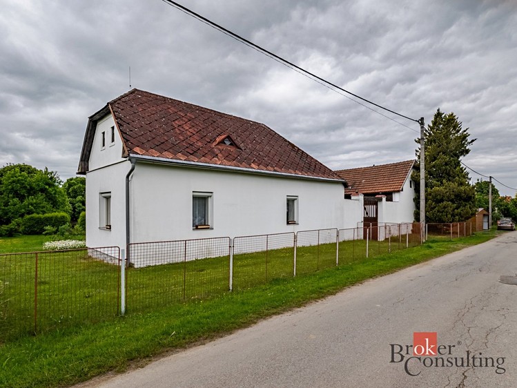 Prodej rodinného domu 88 m², pozemek 1 450 m² - foto 4