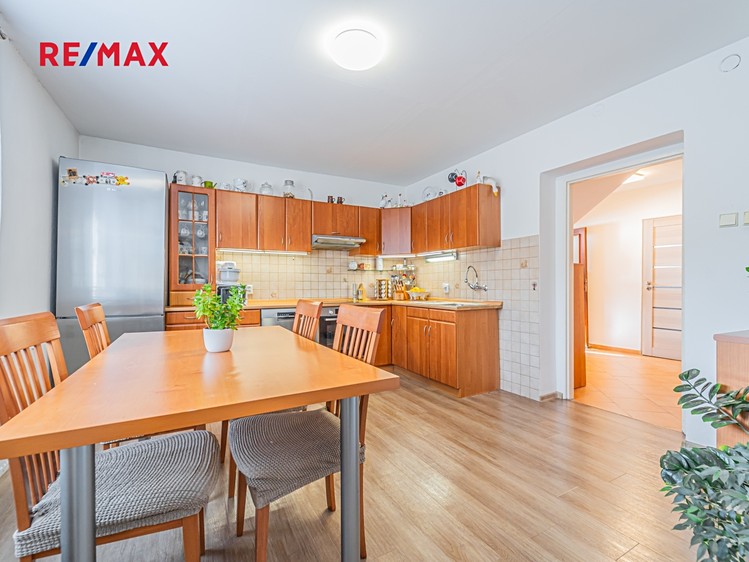 Prodej rodinného domu 160 m², pozemek 904 m² - foto 4
