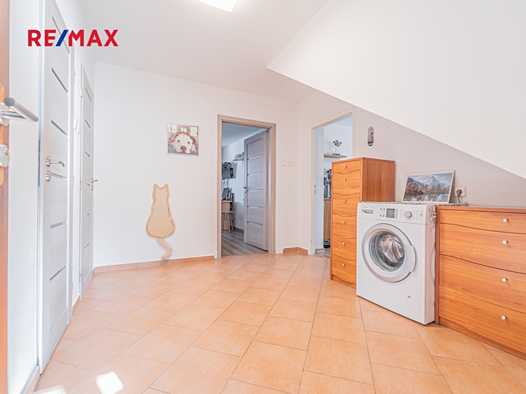 Prodej rodinného domu 160 m², pozemek 904 m² - foto 8