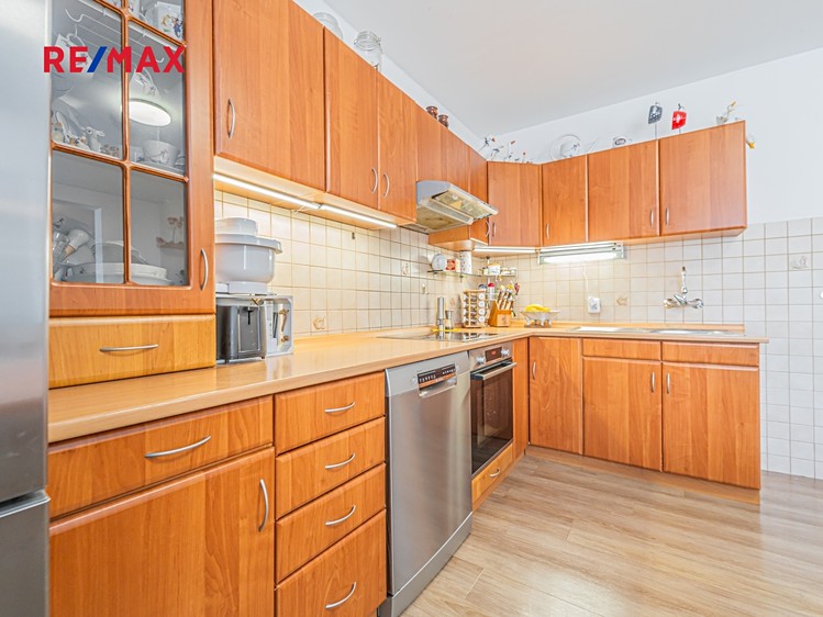 Prodej rodinného domu 160 m², pozemek 904 m² - foto 6