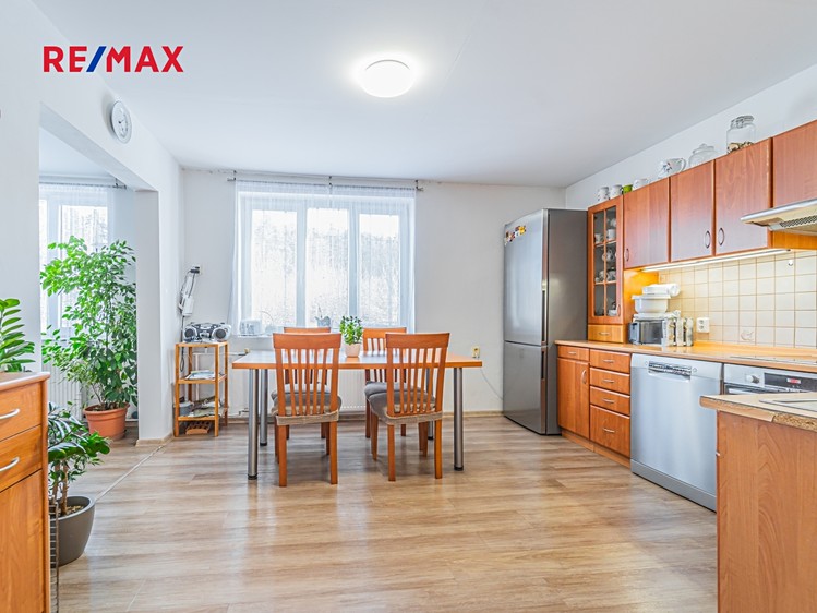 Prodej rodinného domu 160 m², pozemek 904 m² - foto 5