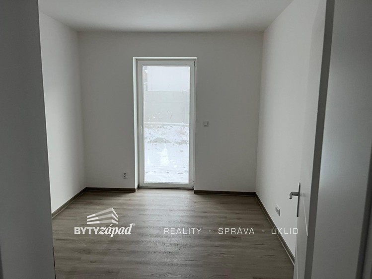 Pronájem rodinného domu 92 m², pozemek 602 m² - foto 4