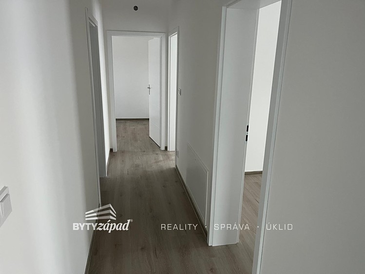 Pronájem rodinného domu 92 m², pozemek 602 m² - foto 5
