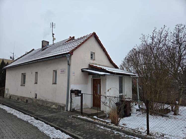 Pronájem rodinného domu 100 m², pozemek 1 200 m² - foto 1