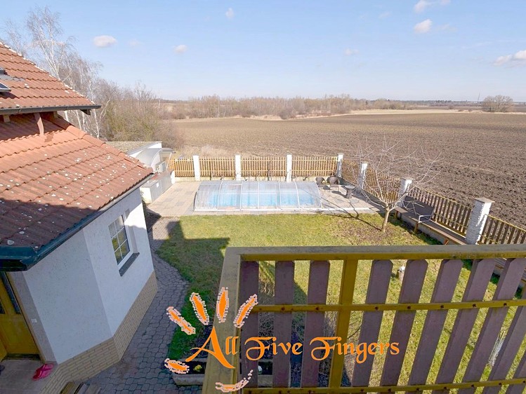 Pronájem rodinného domu 95 m², pozemek 591 m² - foto 1