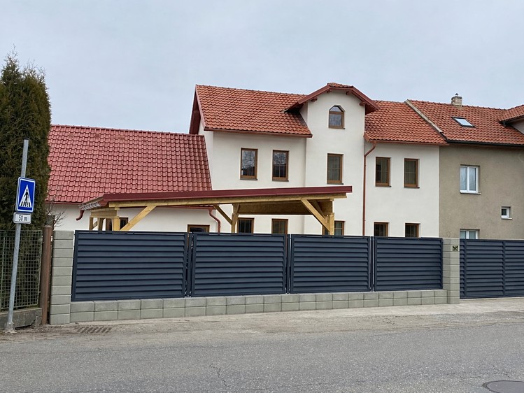 Pronájem rodinného domu 136 m², pozemek 584 m² - foto 1