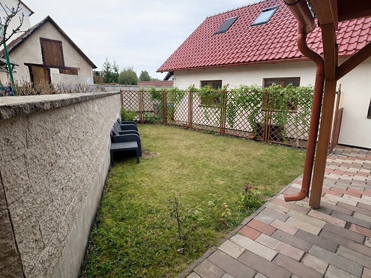 Pronájem rodinného domu 136 m², pozemek 584 m² - foto 4