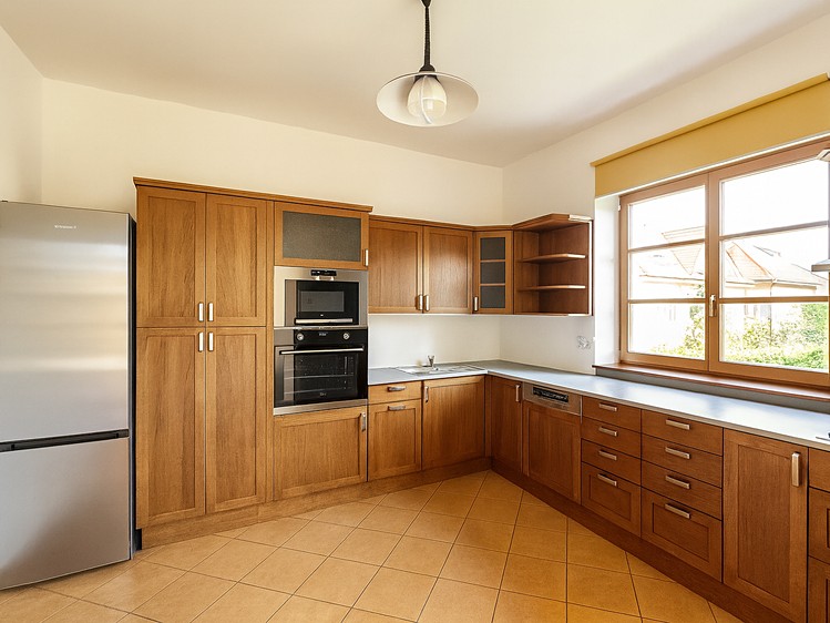 Pronájem vily 316 m², pozemek 522 m² - foto 3
