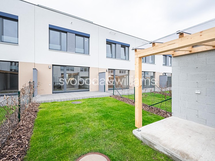 Pronájem rodinného domu 139 m², pozemek 129 m² - foto 4