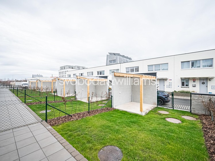 Pronájem rodinného domu 139 m², pozemek 129 m² - foto 3