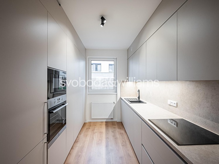 Pronájem rodinného domu 139 m², pozemek 129 m² - foto 5