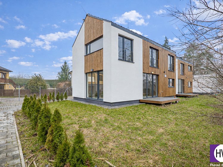 Pronájem rodinného domu 110 m², pozemek 80 m² - foto 1