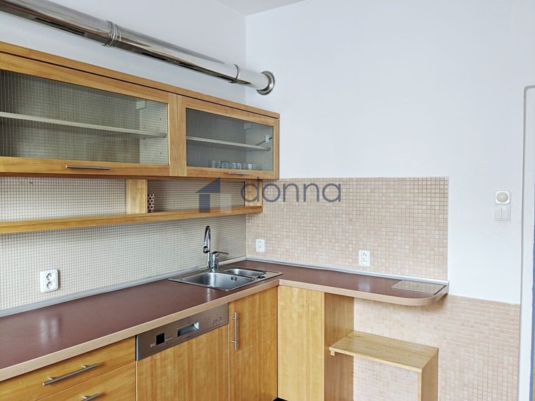 Pronájem rodinného domu 260 m², pozemek 143 m² - foto 6
