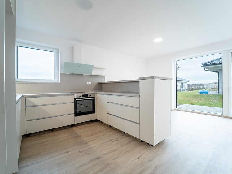 Pronájem rodinného domu 150 m², pozemek 350 m² - foto 8