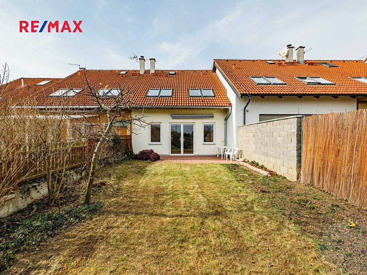 Pronájem rodinného domu 115 m², pozemek 238 m² - foto 1