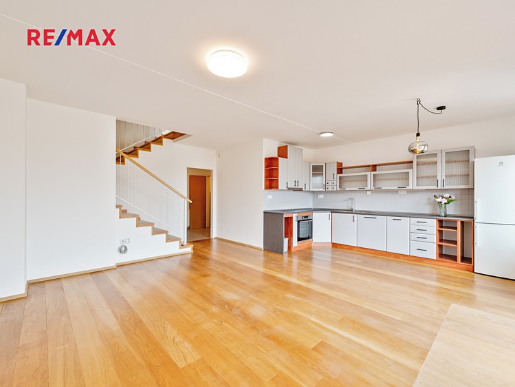 Pronájem rodinného domu 115 m², pozemek 238 m² - foto 2
