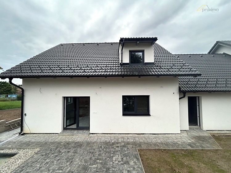 Pronájem rodinného domu 168 m², pozemek 786 m² - foto 4