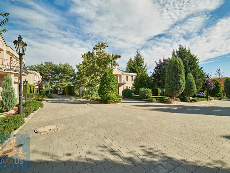 Pronájem vily 243 m², pozemek 484 m² - foto 4