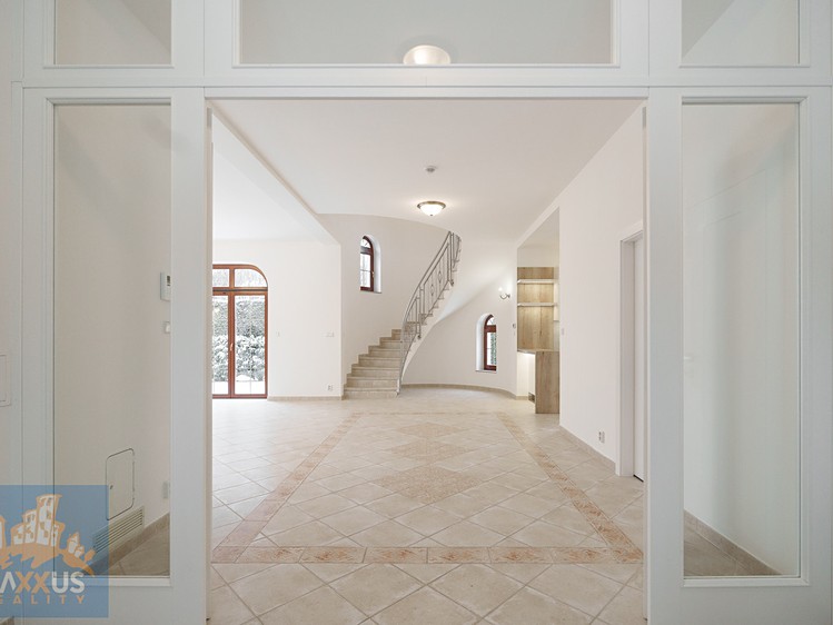 Pronájem vily 243 m², pozemek 484 m² - foto 8