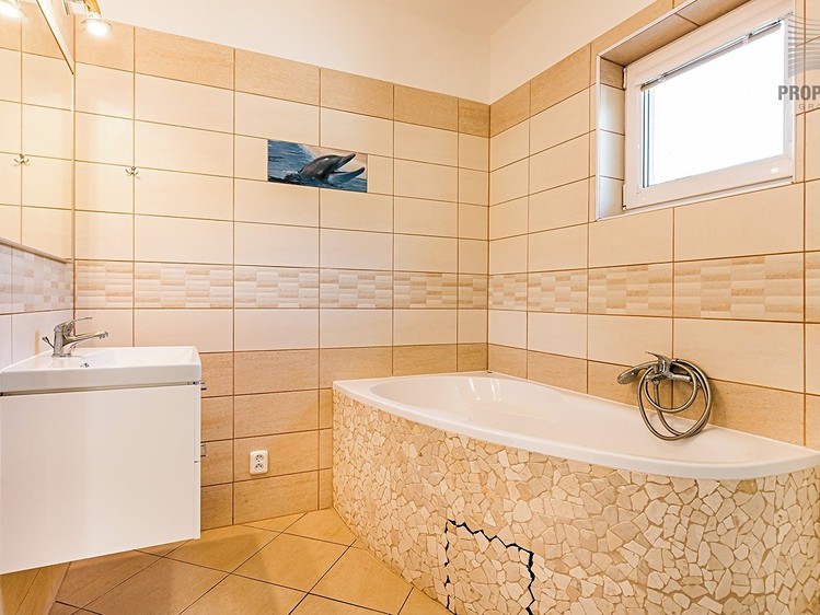 Pronájem rodinného domu 81 m², pozemek 1 050 m² - foto 2