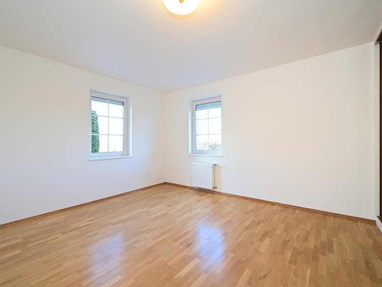 Pronájem rodinného domu 242 m², pozemek 1 182 m² - foto 8