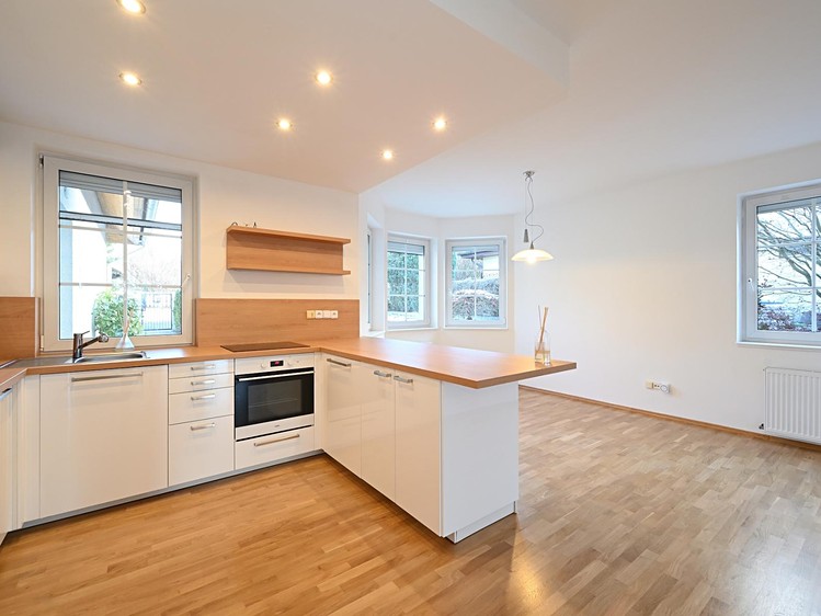 Pronájem rodinného domu 242 m², pozemek 1 182 m² - foto 6