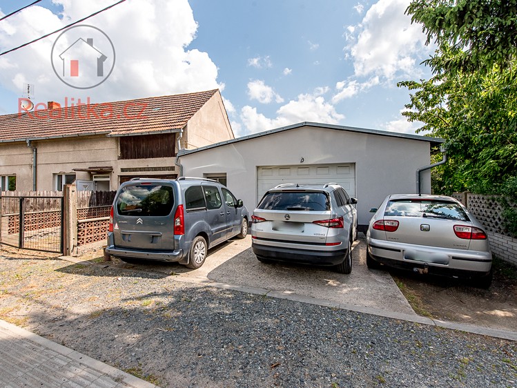 Pronájem rodinného domu 300 m², pozemek 700 m² - foto 4