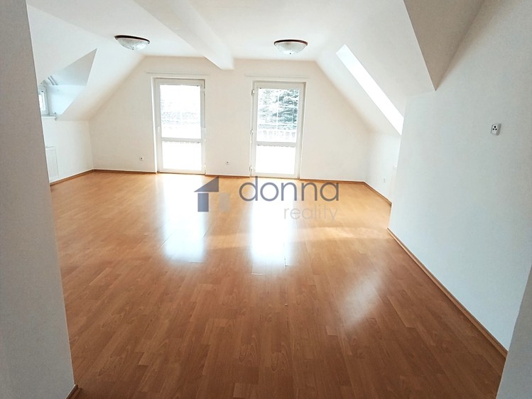 Pronájem rodinného domu 251 m², pozemek 858 m² - foto 4