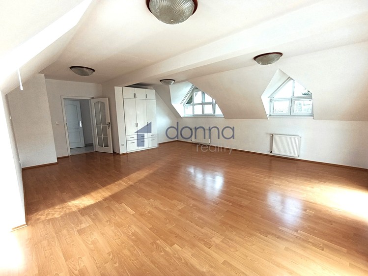 Pronájem rodinného domu 251 m², pozemek 858 m² - foto 5