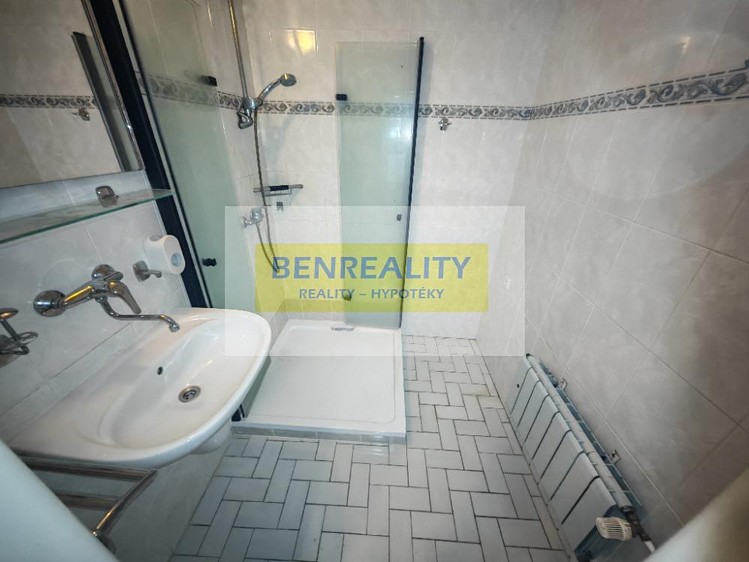 Pronájem rodinného domu 220 m², pozemek 200 m² - foto 8