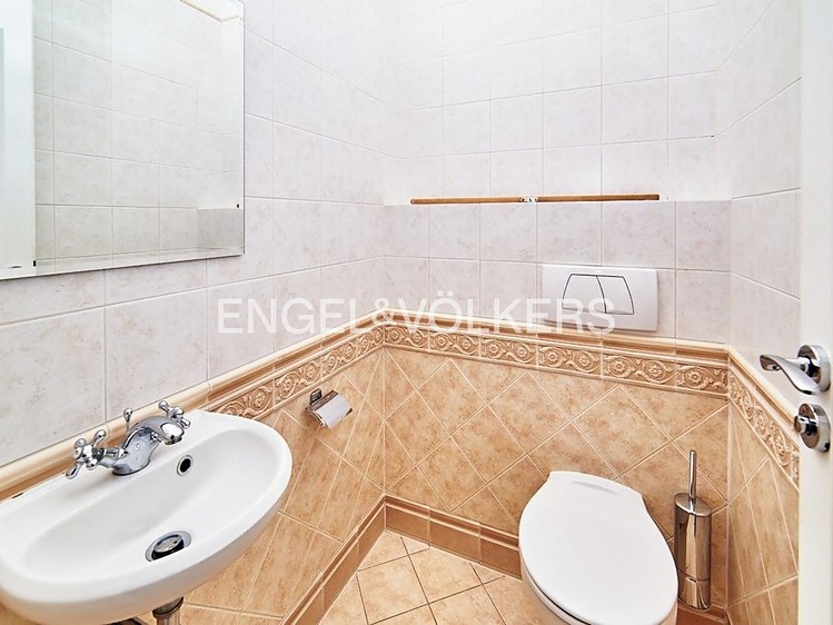 Pronájem  vily 243 m², pozemek 718 m² - foto 8