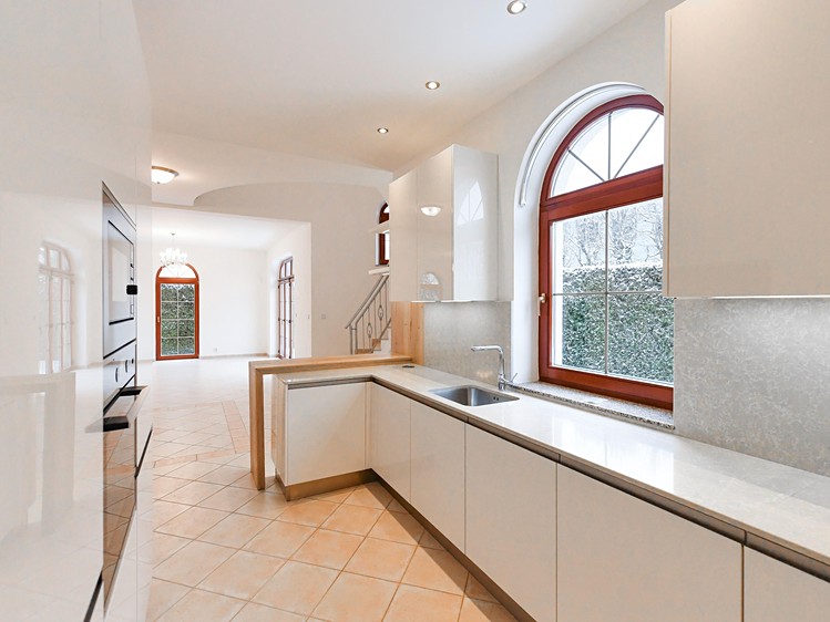 Pronájem  vily 255 m², pozemek 780 m² - foto 5