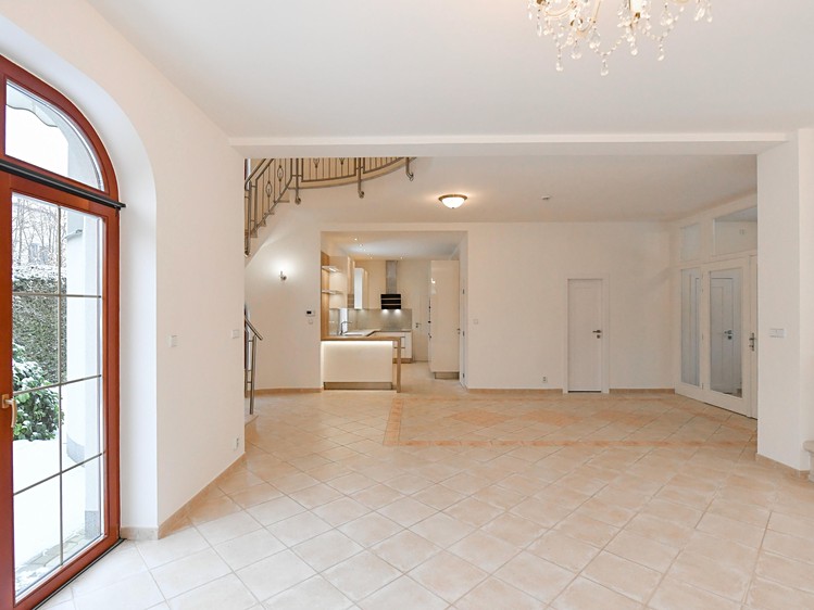 Pronájem  vily 255 m², pozemek 780 m² - foto 7