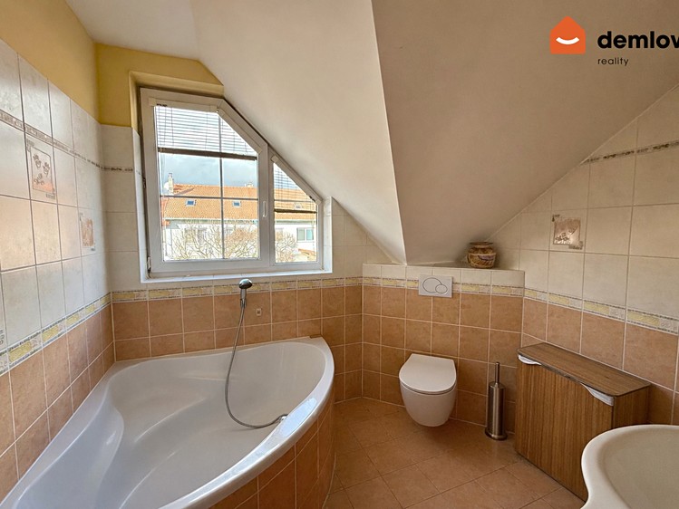Pronájem rodinného domu 100 m², pozemek 180 m² - foto 7