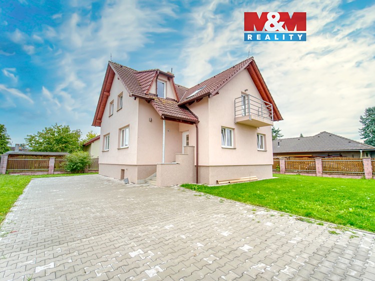 Pronájem rodinného domu 169 m², pozemek 594 m² - foto 1