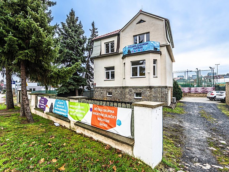Pronájem  vily 280 m², pozemek 753 m² - foto 3