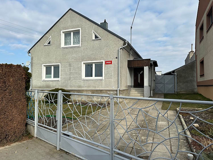 Pronájem rodinného domu 100 m², pozemek 630 m² - foto 1