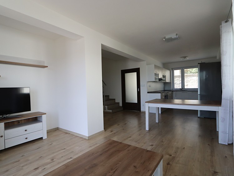 Pronájem rodinného domu 98 m², pozemek 225 m² - foto 7