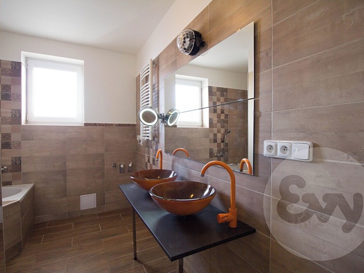 Pronájem rodinného domu 115 m², pozemek 948 m² - foto 3