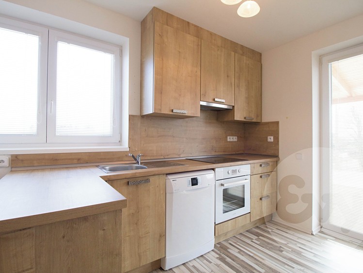 Pronájem rodinného domu 115 m², pozemek 948 m² - foto 8