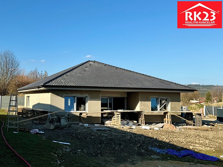 Pronájem rodinného domu 150 m², pozemek 934 m² - foto 1